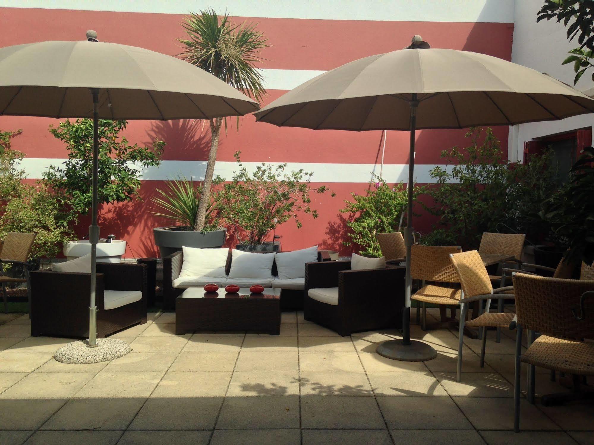 Hotel Cote Patio Nimes Exterior photo